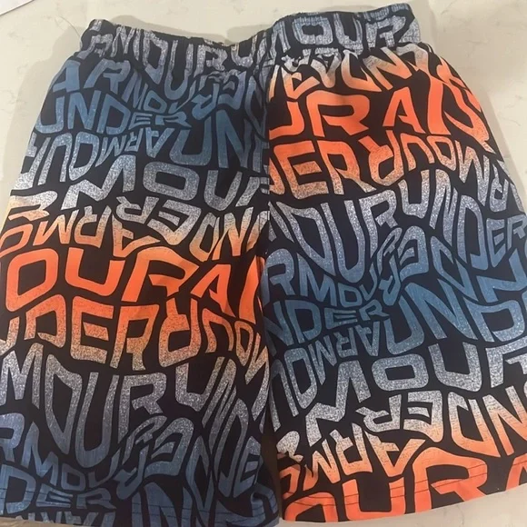NWT Boys Under Armour Swim Trunks Size Youth Large - Picture 8 of 13